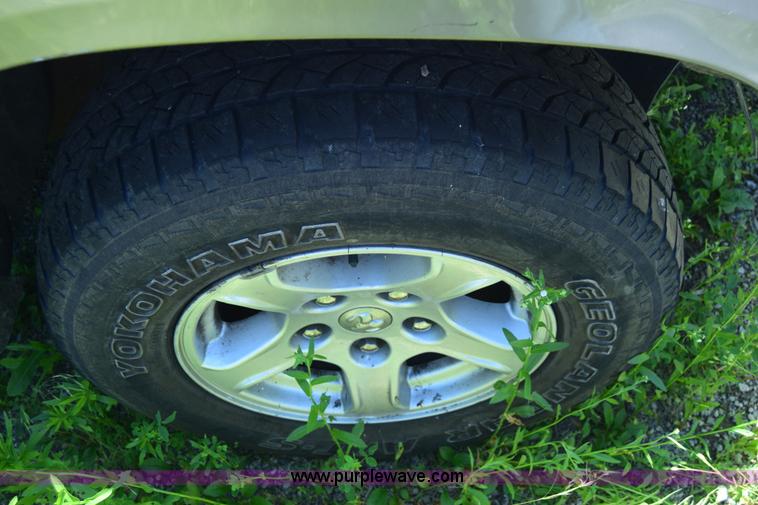 image for item J6603 2006 Dodge Dakota SLT Quad Cab pickup truck