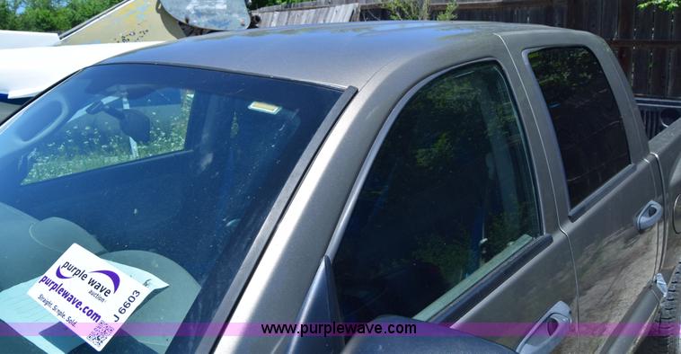 image for item J6603 2006 Dodge Dakota SLT Quad Cab pickup truck