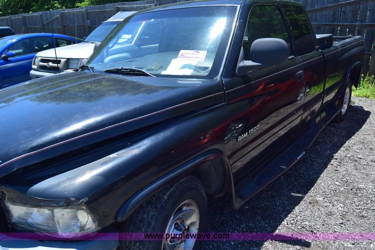 image for item J6606 1999 Dodge Ram 1500 Quad Cab pickup truck