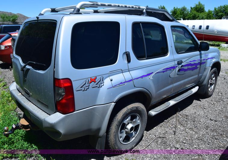 image for item J6607 2000 Nissan Xterra SUV
