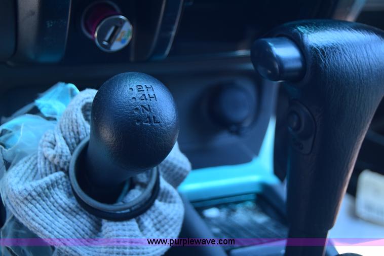 image for item J6607 2000 Nissan Xterra SUV