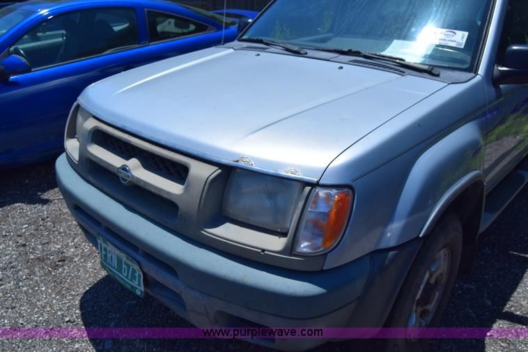 image for item J6607 2000 Nissan Xterra SUV