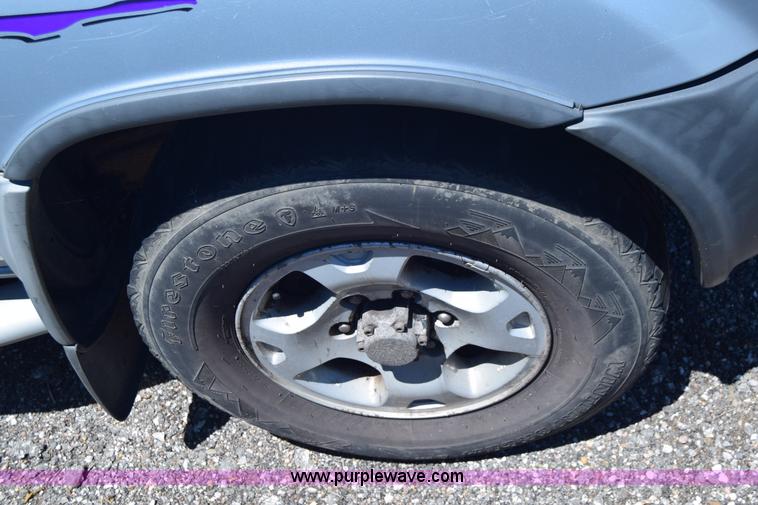 image for item J6607 2000 Nissan Xterra SUV