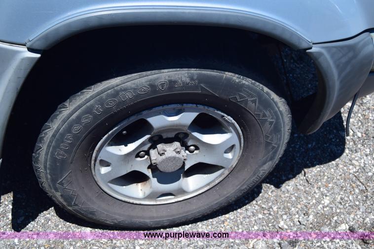 image for item J6607 2000 Nissan Xterra SUV
