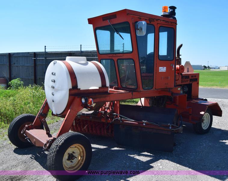 image for item J6611 Bergkamp Hydra-Broom