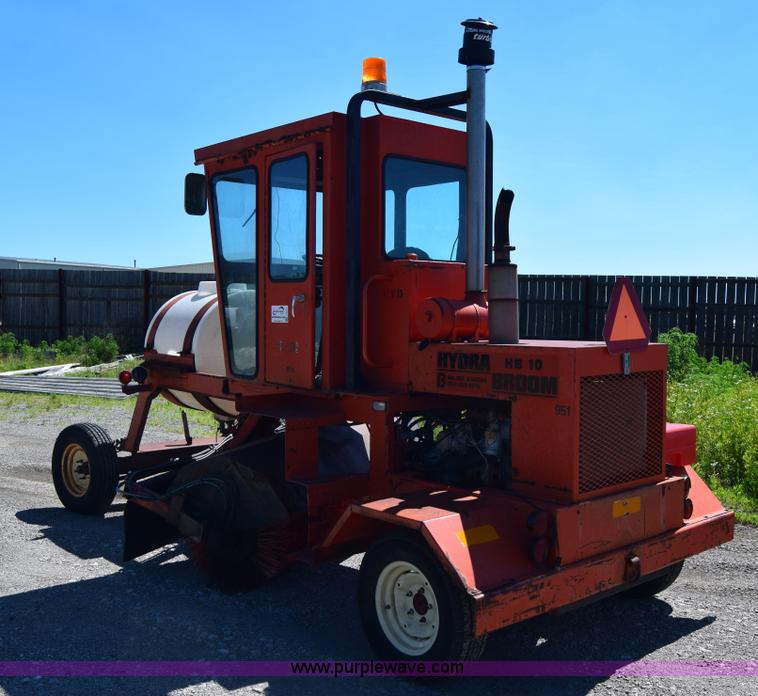 image for item J6611 Bergkamp Hydra-Broom