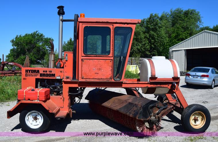 image for item J6611 Bergkamp Hydra-Broom