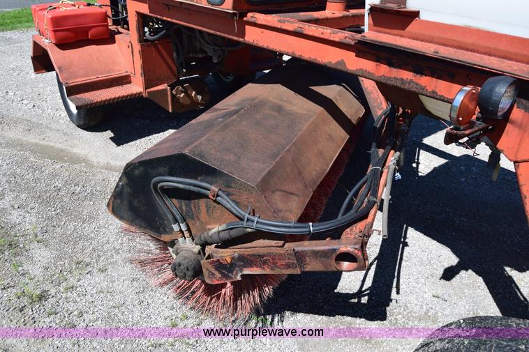 image for item J6611 Bergkamp Hydra-Broom