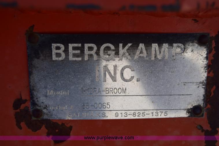 image for item J6611 Bergkamp Hydra-Broom