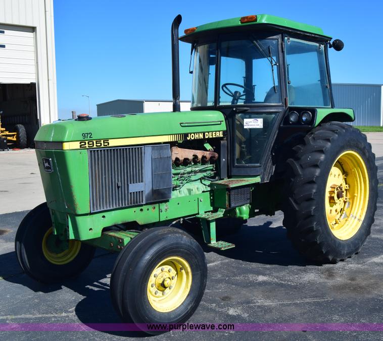 image for item J6613 1990 John Deere 2955 tractor