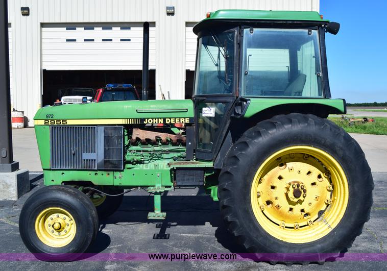 image for item J6613 1990 John Deere 2955 tractor
