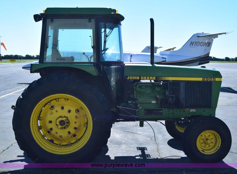 image for item J6613 1990 John Deere 2955 tractor