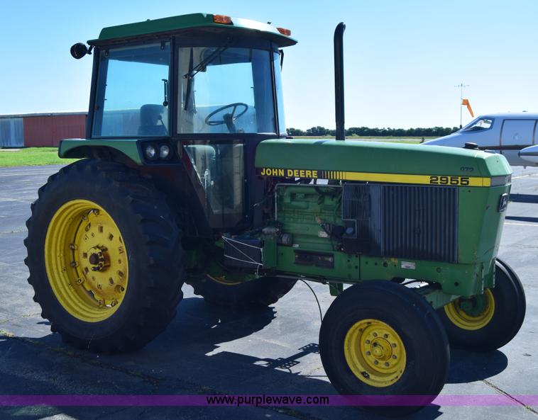 image for item J6613 1990 John Deere 2955 tractor
