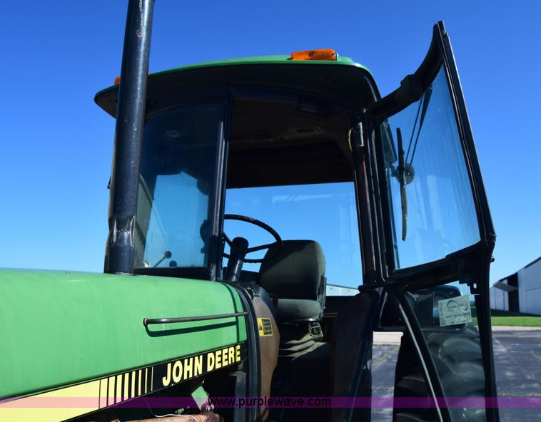 image for item J6613 1990 John Deere 2955 tractor