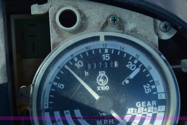 image for item J6613 1990 John Deere 2955 tractor