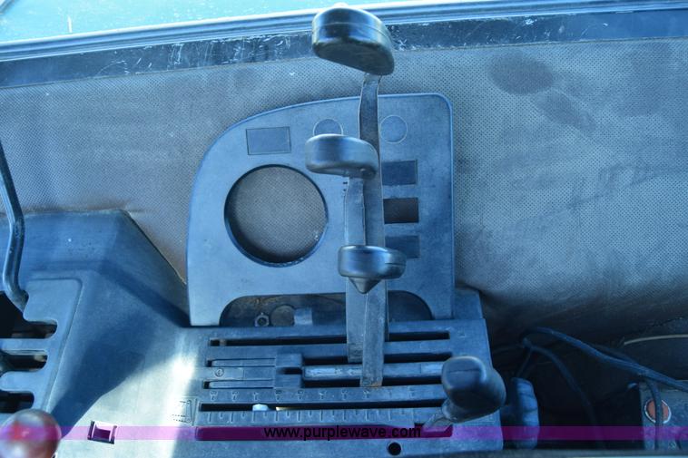 image for item J6613 1990 John Deere 2955 tractor