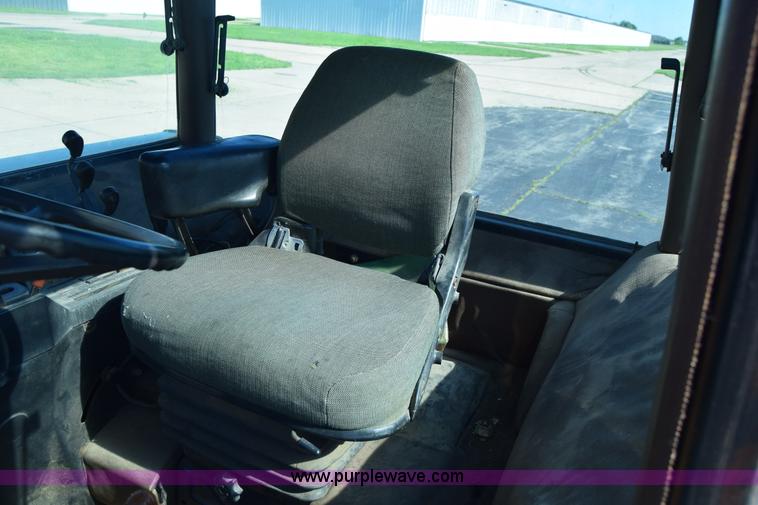 image for item J6613 1990 John Deere 2955 tractor