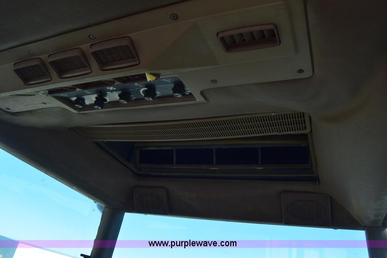 image for item J6613 1990 John Deere 2955 tractor