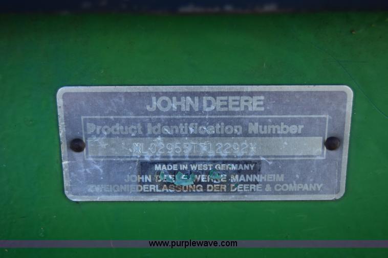 image for item J6613 1990 John Deere 2955 tractor