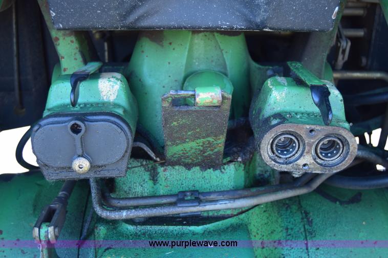 image for item J6613 1990 John Deere 2955 tractor