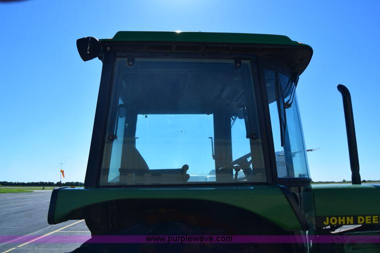 image for item J6613 1990 John Deere 2955 tractor
