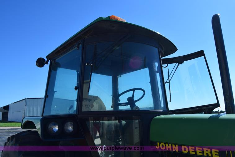 image for item J6613 1990 John Deere 2955 tractor