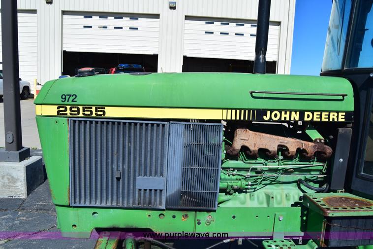 image for item J6613 1990 John Deere 2955 tractor