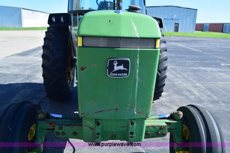 image for item J6613 1990 John Deere 2955 tractor