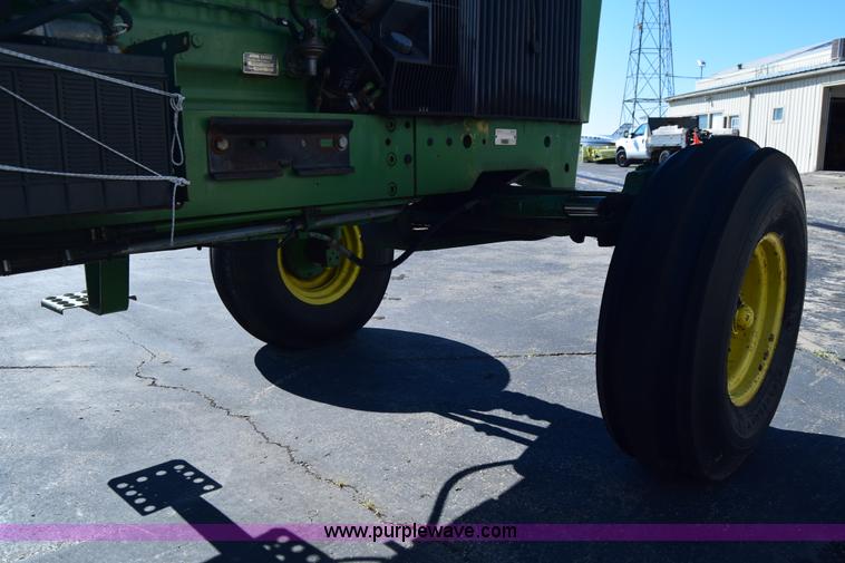 image for item J6613 1990 John Deere 2955 tractor