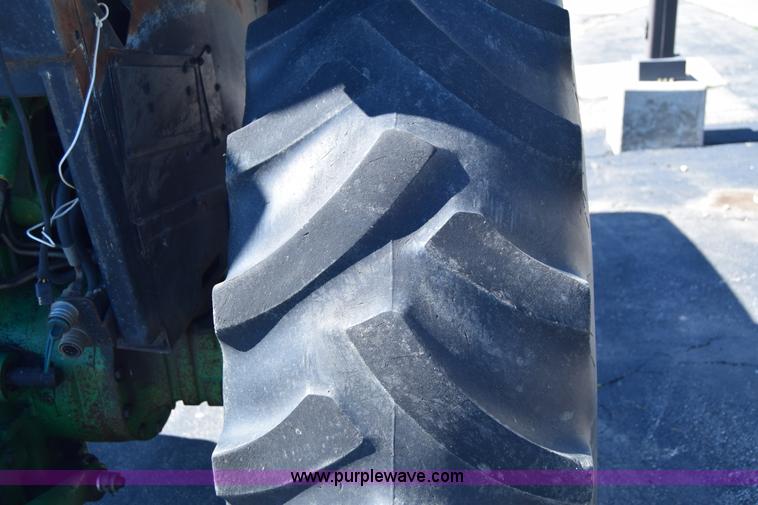 image for item J6613 1990 John Deere 2955 tractor