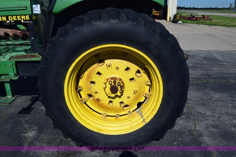image for item J6613 1990 John Deere 2955 tractor