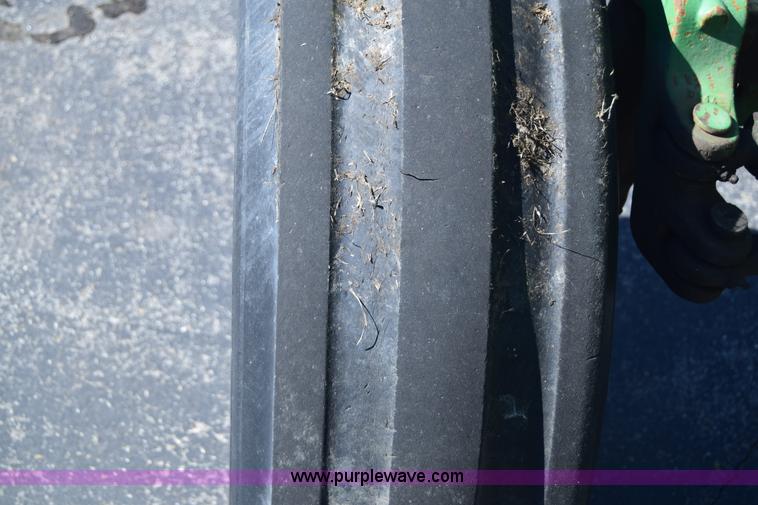 image for item J6613 1990 John Deere 2955 tractor