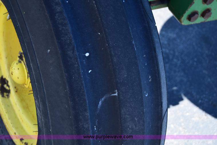 image for item J6613 1990 John Deere 2955 tractor