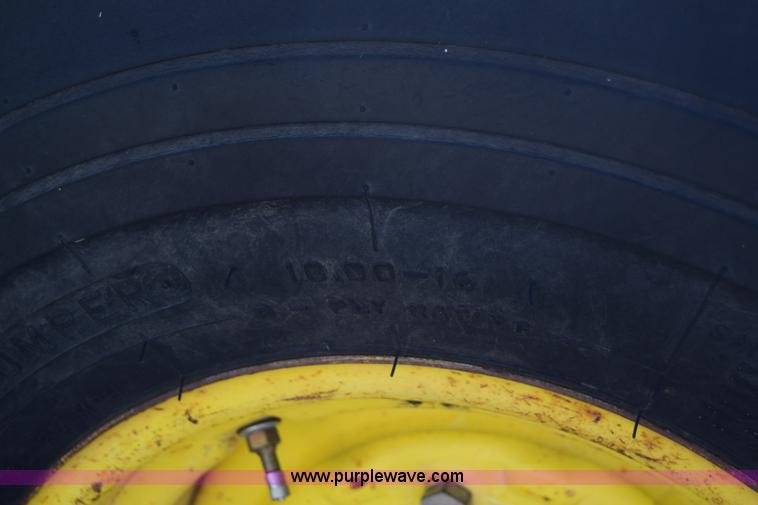 image for item J6613 1990 John Deere 2955 tractor