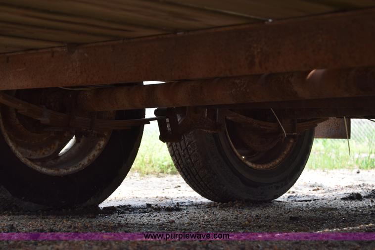image for item J6635 1999 Utility trailer