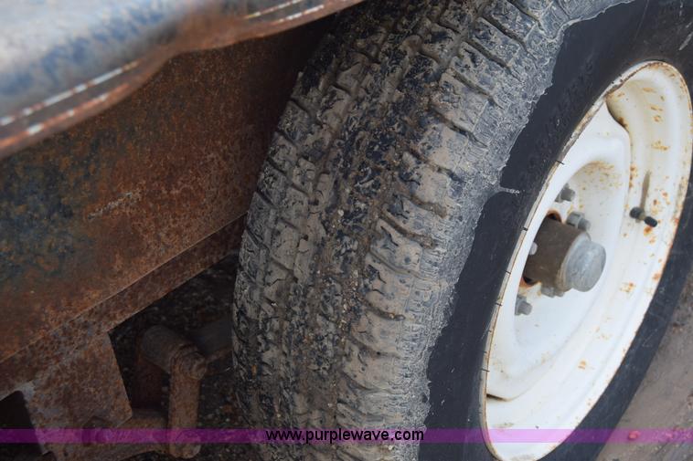 image for item J6635 1999 Utility trailer