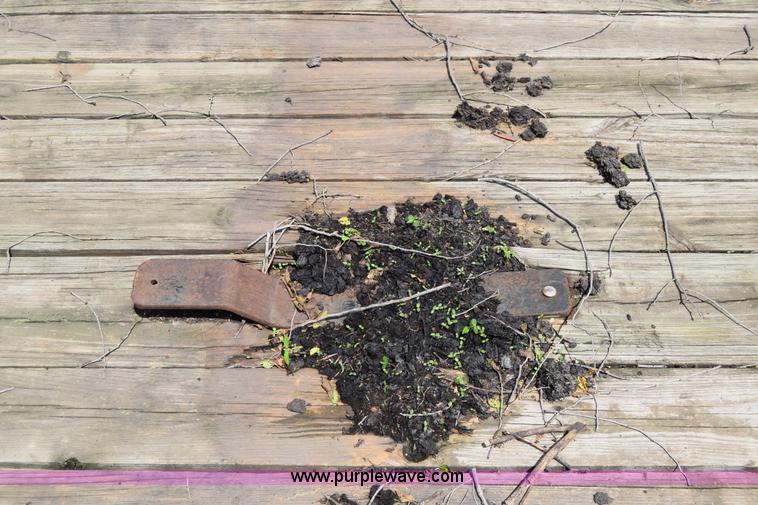 image for item J6635 1999 Utility trailer