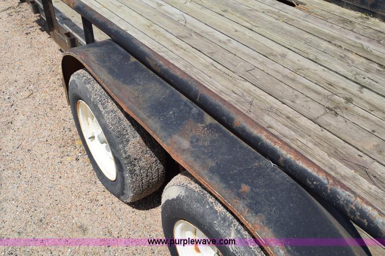 image for item J6635 1999 Utility trailer