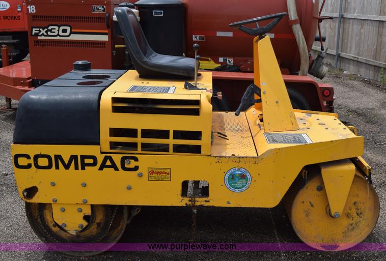 image for item J6637 Compac T175V double drum vibratory roller