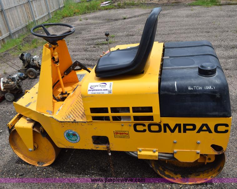 image for item J6637 Compac T175V double drum vibratory roller