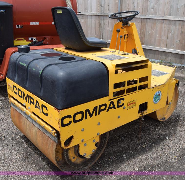 image for item J6637 Compac T175V double drum vibratory roller