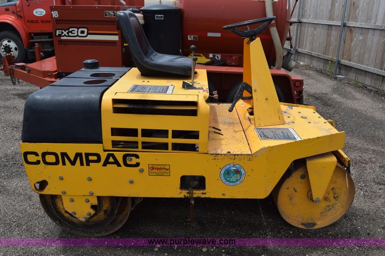 image for item J6637 Compac T175V double drum vibratory roller