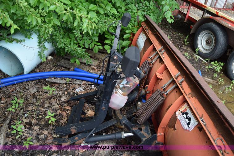 image for item J6638 2001 Ford F350 Super Duty flatbed pickup truck