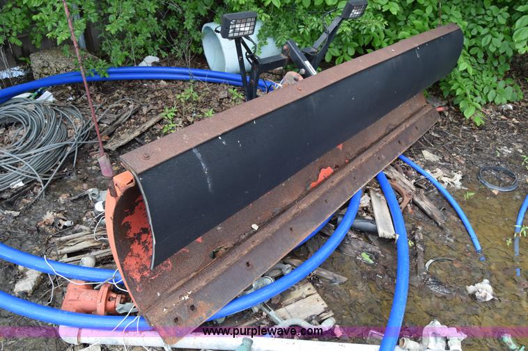 image for item J6638 2001 Ford F350 Super Duty flatbed pickup truck