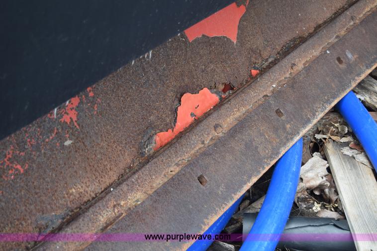 image for item J6638 2001 Ford F350 Super Duty flatbed pickup truck