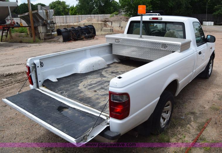 image for item J6639 2002 Ford Ranger pickup truck