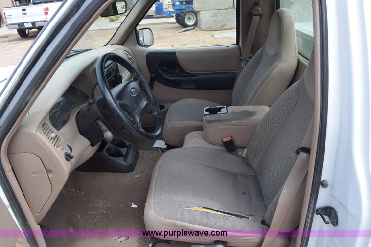 image for item J6639 2002 Ford Ranger pickup truck