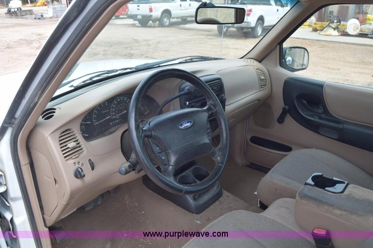 image for item J6639 2002 Ford Ranger pickup truck
