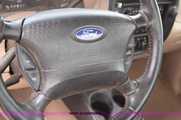 image for item J6639 2002 Ford Ranger pickup truck