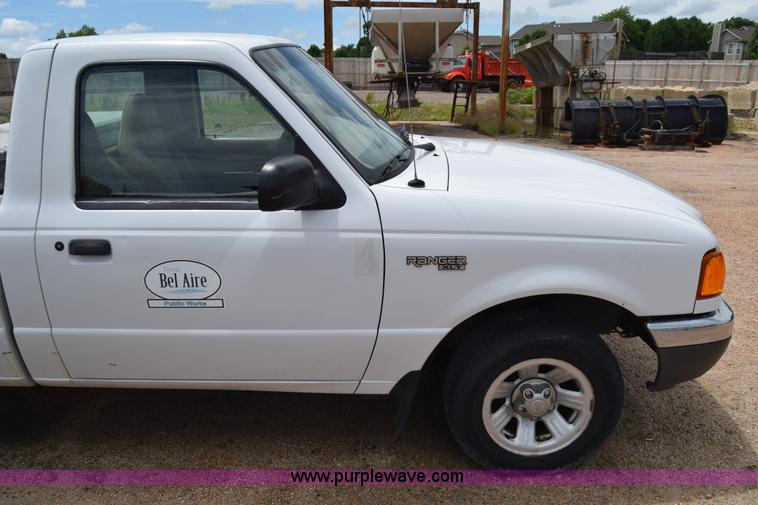 image for item J6639 2002 Ford Ranger pickup truck